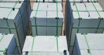 惠州 芝麻白花岗岩5公分地铺石 花岗岩厂家工厂装车日常