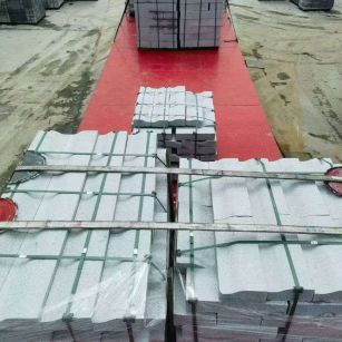 惠州 芝麻白仿形加直形路沿石出货日常