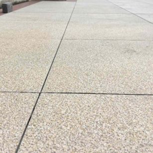 惠州 黄金麻花岗岩石板材荔枝面地面铺装效果