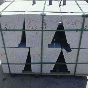 惠州 芝麻白异形坐凳，石凳