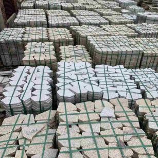 惠州 黄金麻白麻花岗岩荔枝面地铺石(冰裂纹)