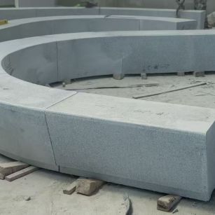 惠州 芝麻白花岗岩光面弧形坐凳