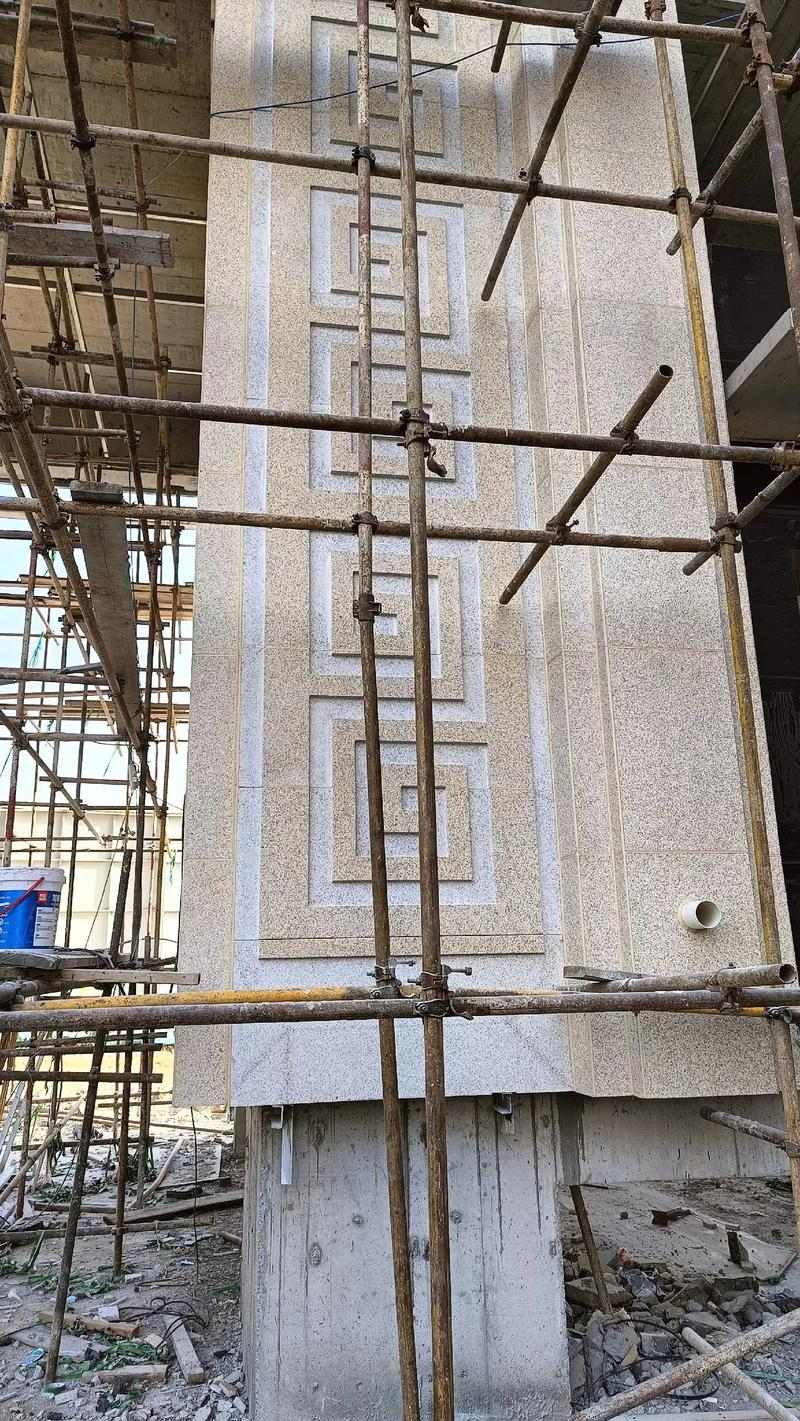 惠州 黄金麻花岗岩别墅外墙干挂回纹造型效果