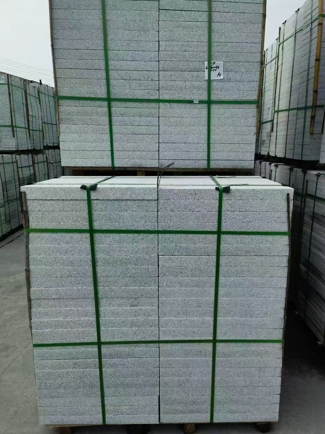 惠州 芝麻白火烧，园林广场市政工程地铺石，1.8~5.0厚均有现货