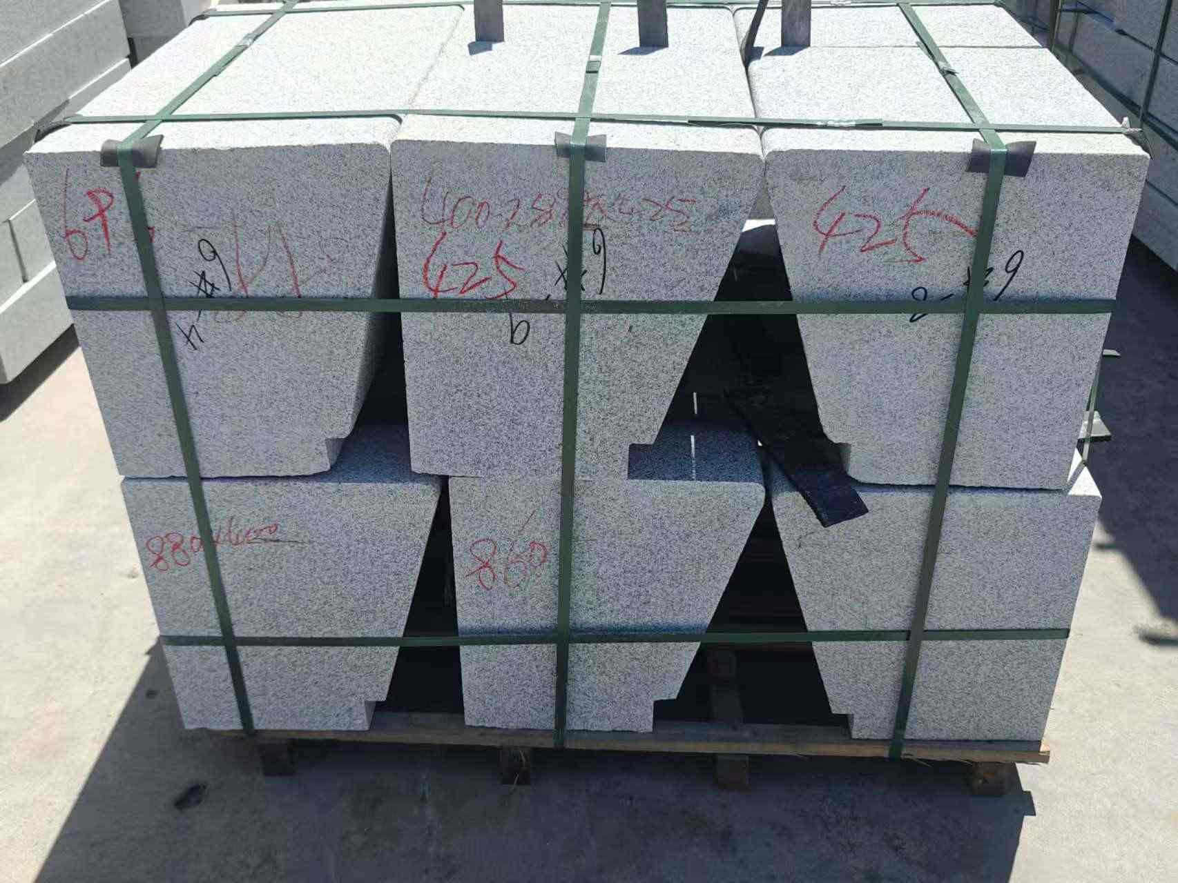 惠州 芝麻白异形坐凳，石凳