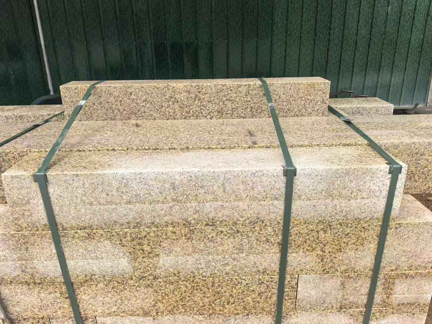 惠州 黄金麻花岗岩石材机切面栏杆料半成品