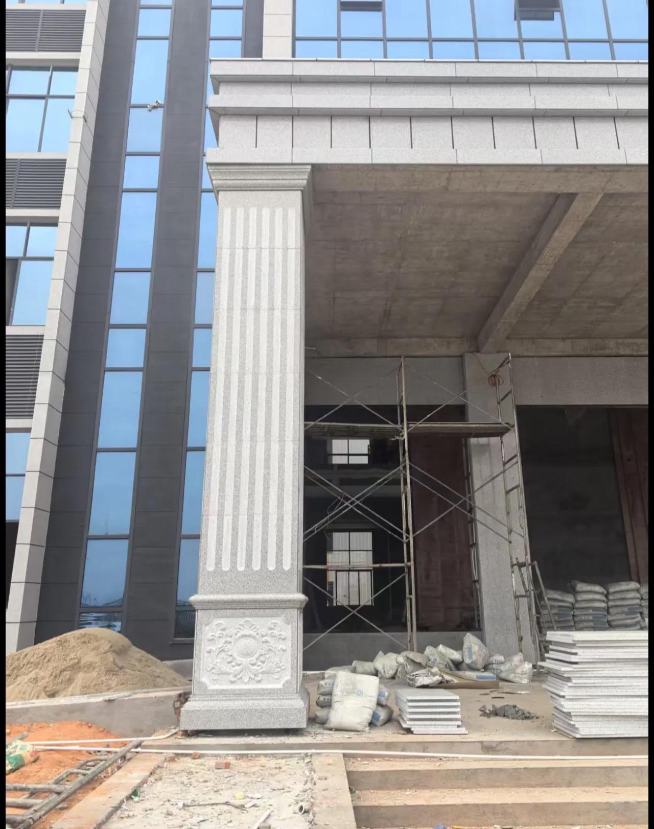 惠州 芝麻白光面花岗岩门楼大柱（罗马柱）配雕花底座