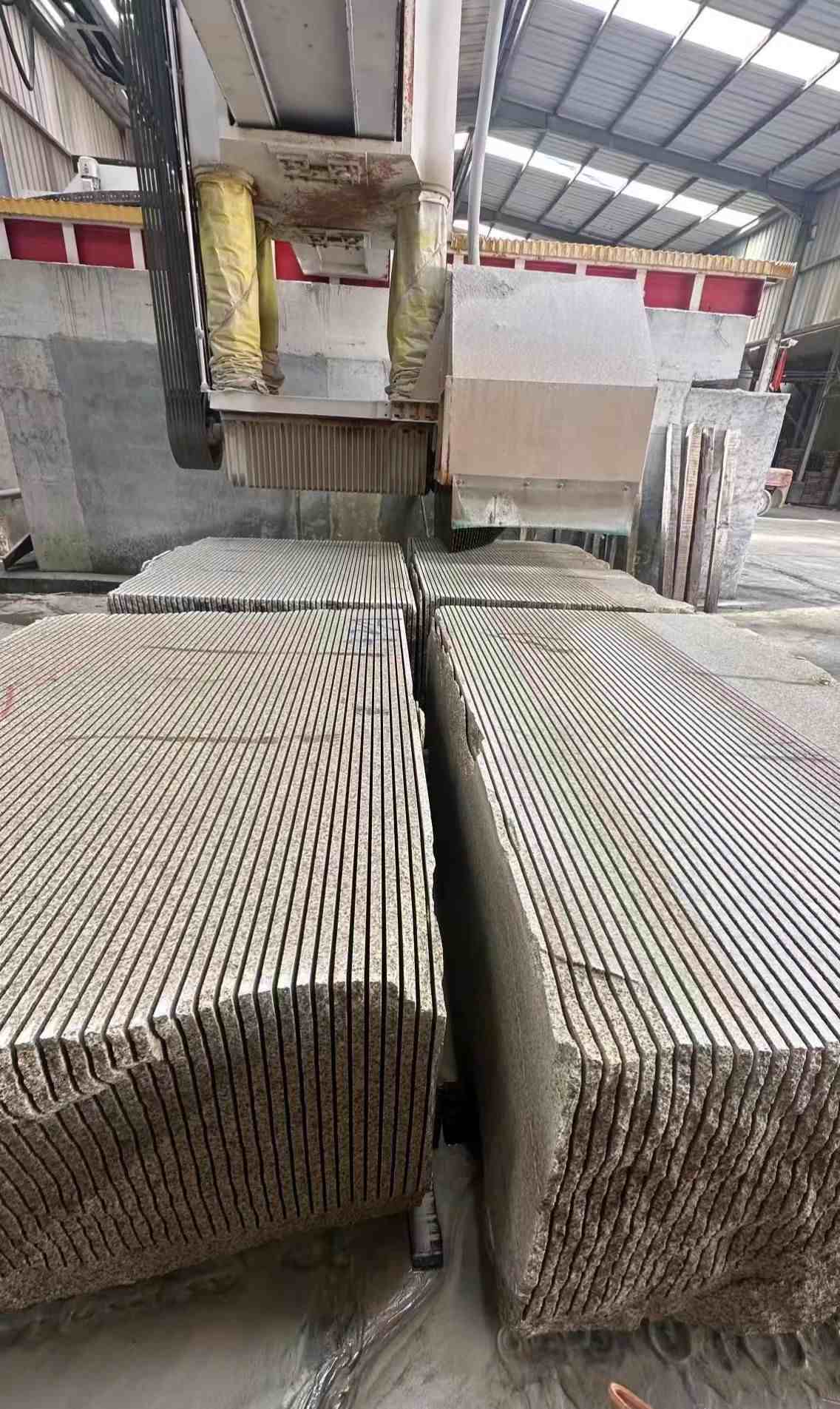 惠州 车间生产日常，黄金麻白麻花岗岩