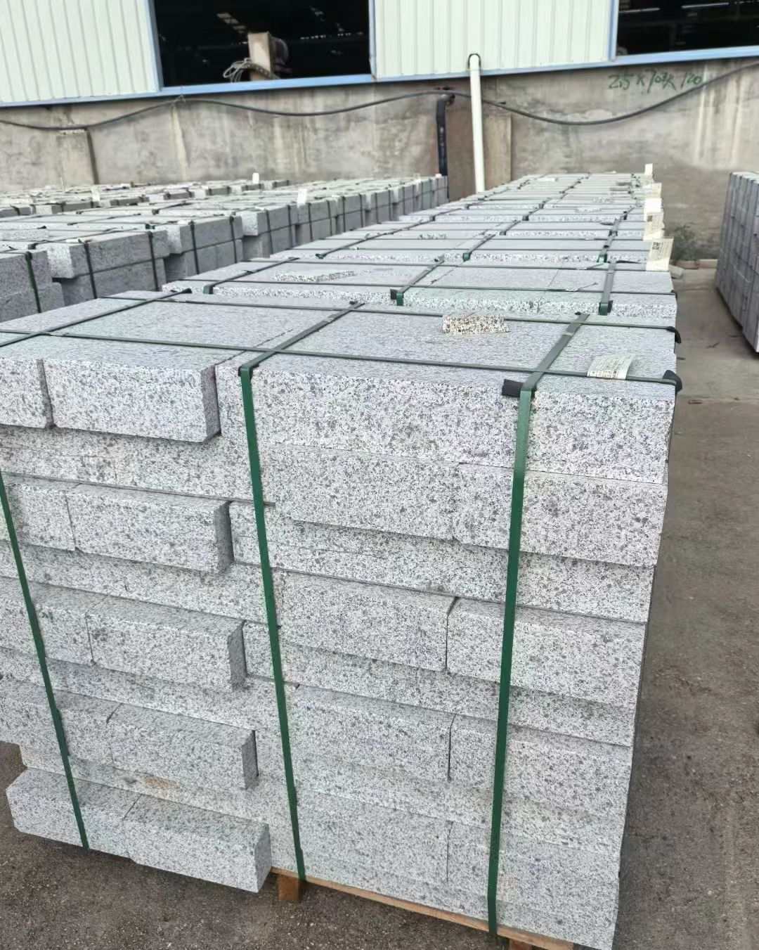 惠州 白麻花岗岩路沿石，弧形路沿石，道牙石，马路牙子，界石，路缘石，平沿石，直岩石，平缘石等