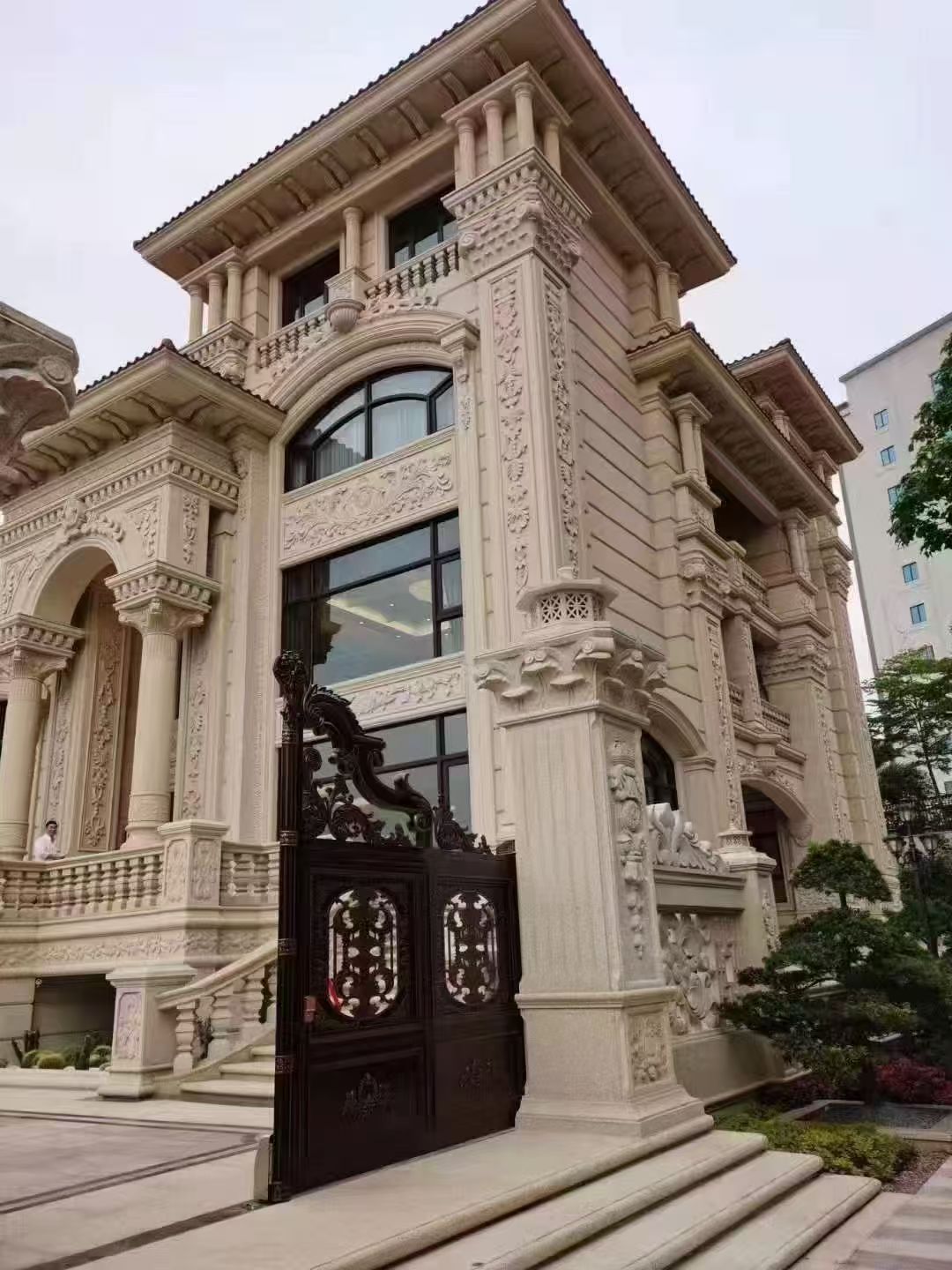 惠州 黄金麻花岗岩别墅外墙干挂效果展示