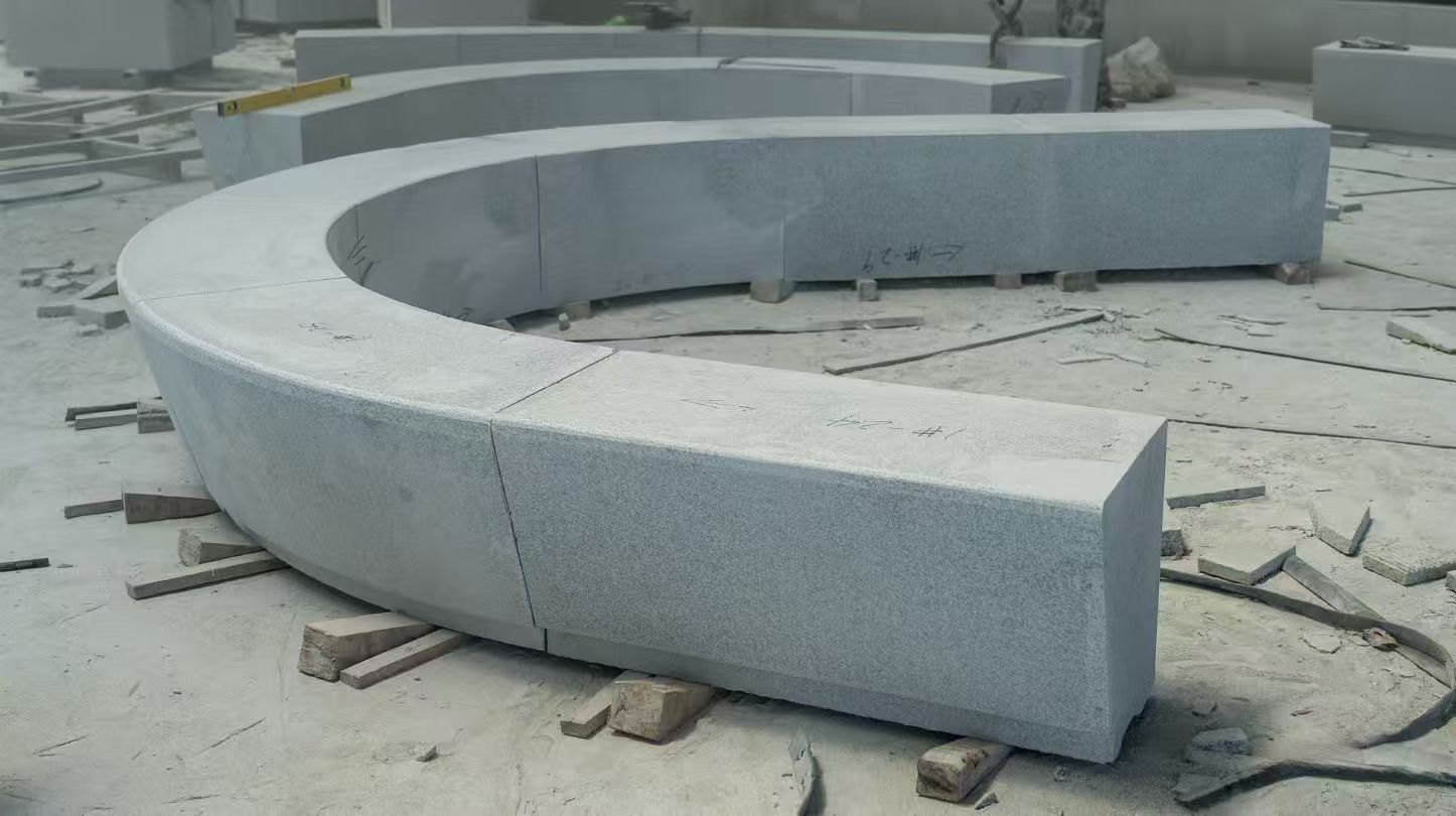 惠州 芝麻白花岗岩光面弧形坐凳