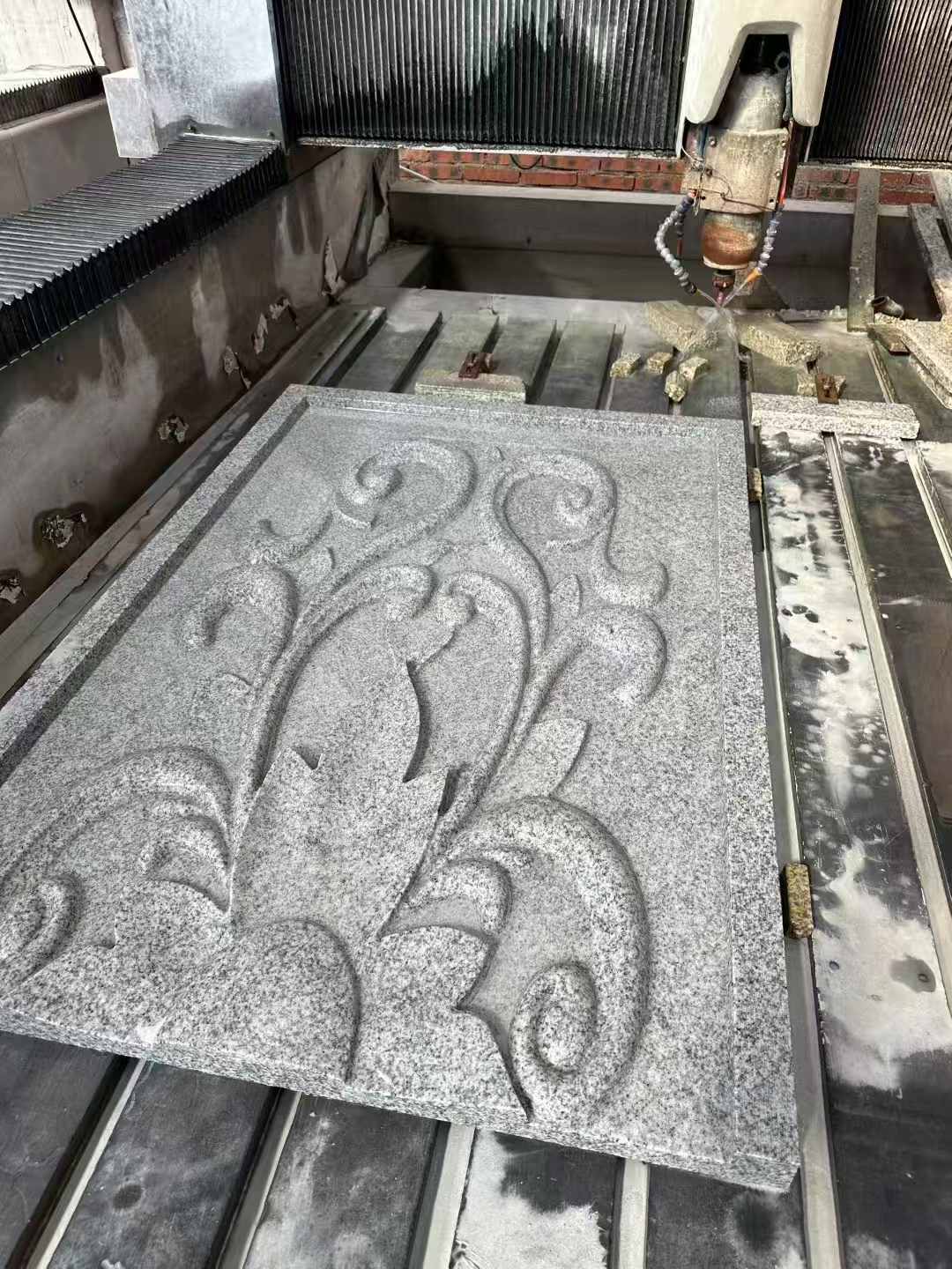 惠州 白麻别墅干挂雕花板