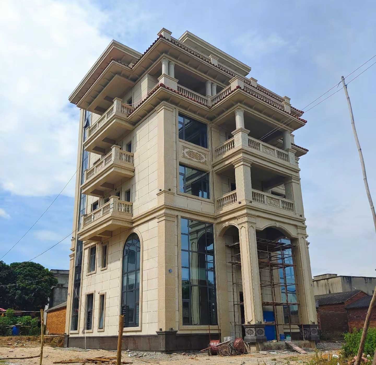 惠州 黄金麻花岗岩石材别墅外墙干挂搭配（雕花栏杆花瓶柱门楼罗马柱）